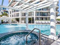 Mantra Coolangatta - Pool & Spa